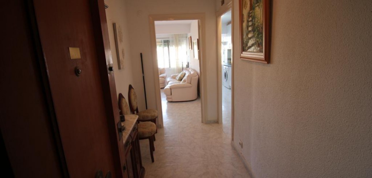 Herverkoop - Flat -
Torrevieja - Paseo maritimo