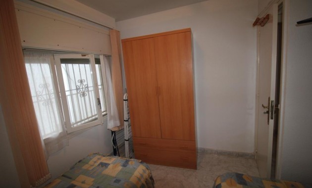 Herverkoop - Flat -
Torrevieja - Paseo maritimo