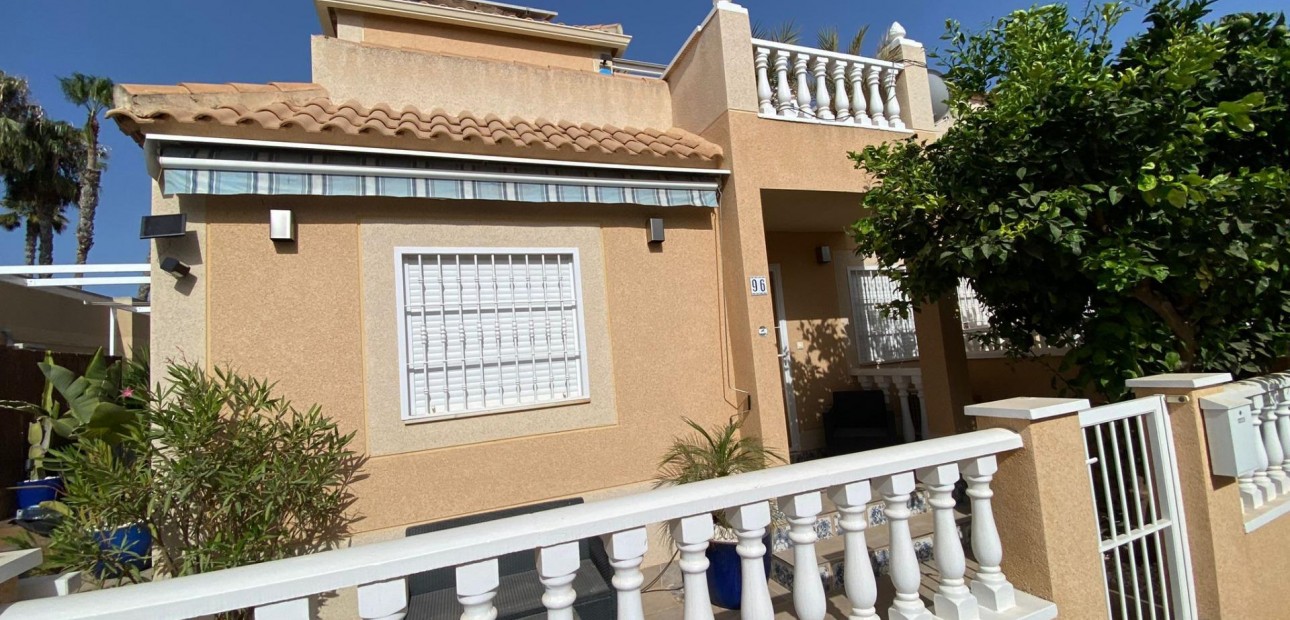 Venta - Terraced house -
Torrevieja - El limonar