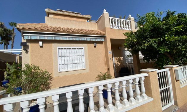 Venta - Terraced house -
Torrevieja - El limonar