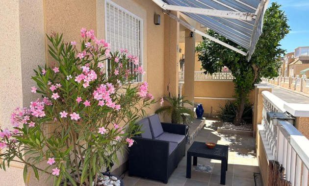 Venta - Terraced house -
Torrevieja - El limonar