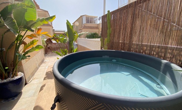 Sale - Terraced house -
Torrevieja - El limonar