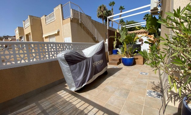 Venta - Terraced house -
Torrevieja - El limonar