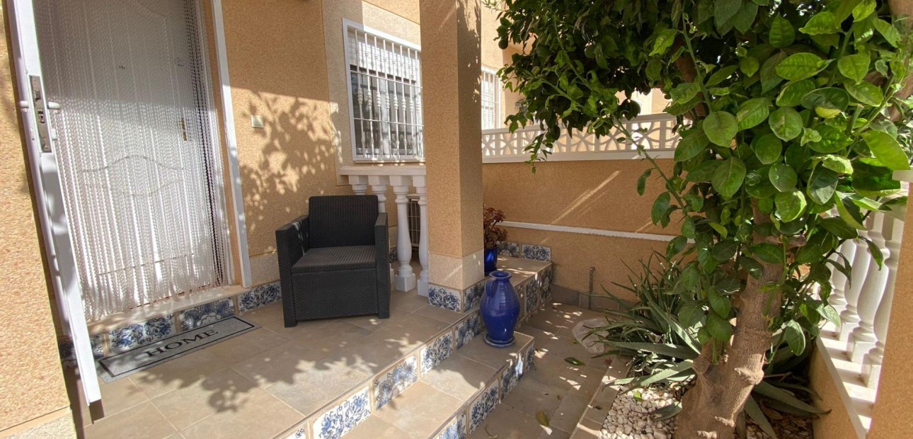 Venta - Terraced house -
Torrevieja - El limonar