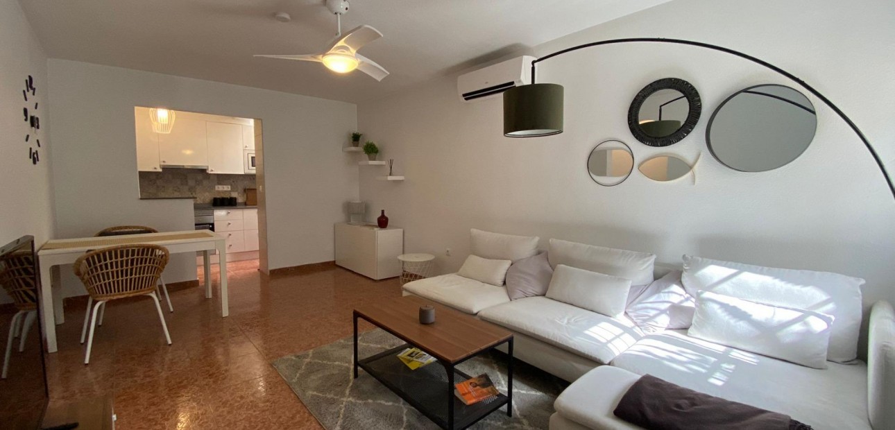 Herverkoop - Terraced house -
Torrevieja - El limonar