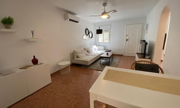 Venta - Terraced house -
Torrevieja - El limonar