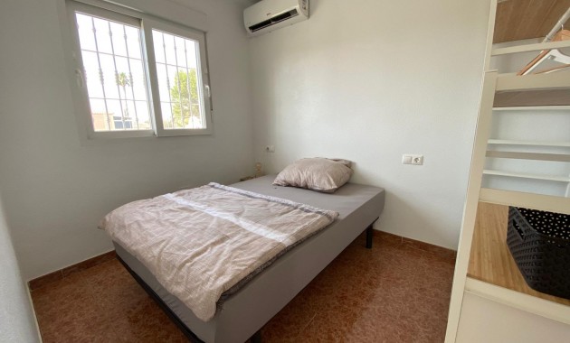 Venta - Terraced house -
Torrevieja - El limonar