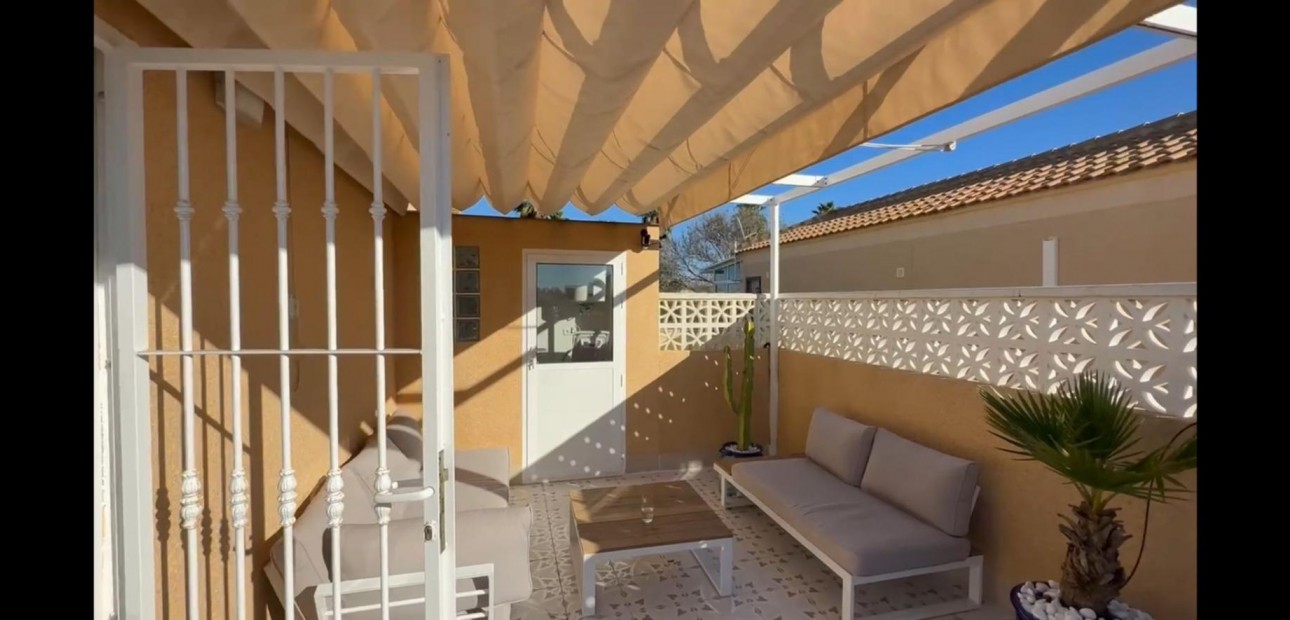 Venta - Terraced house -
Torrevieja - El limonar