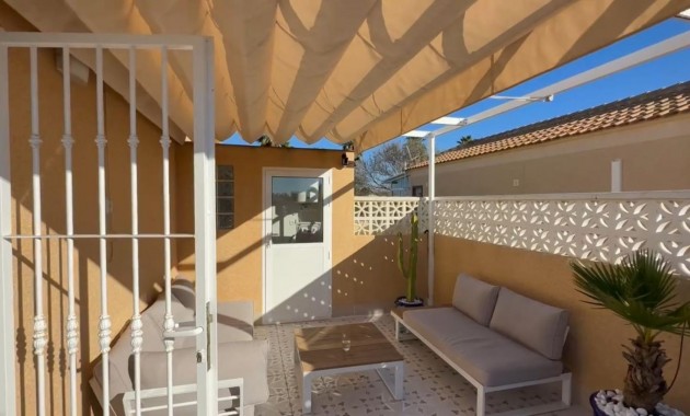 Venta - Terraced house -
Torrevieja - El limonar