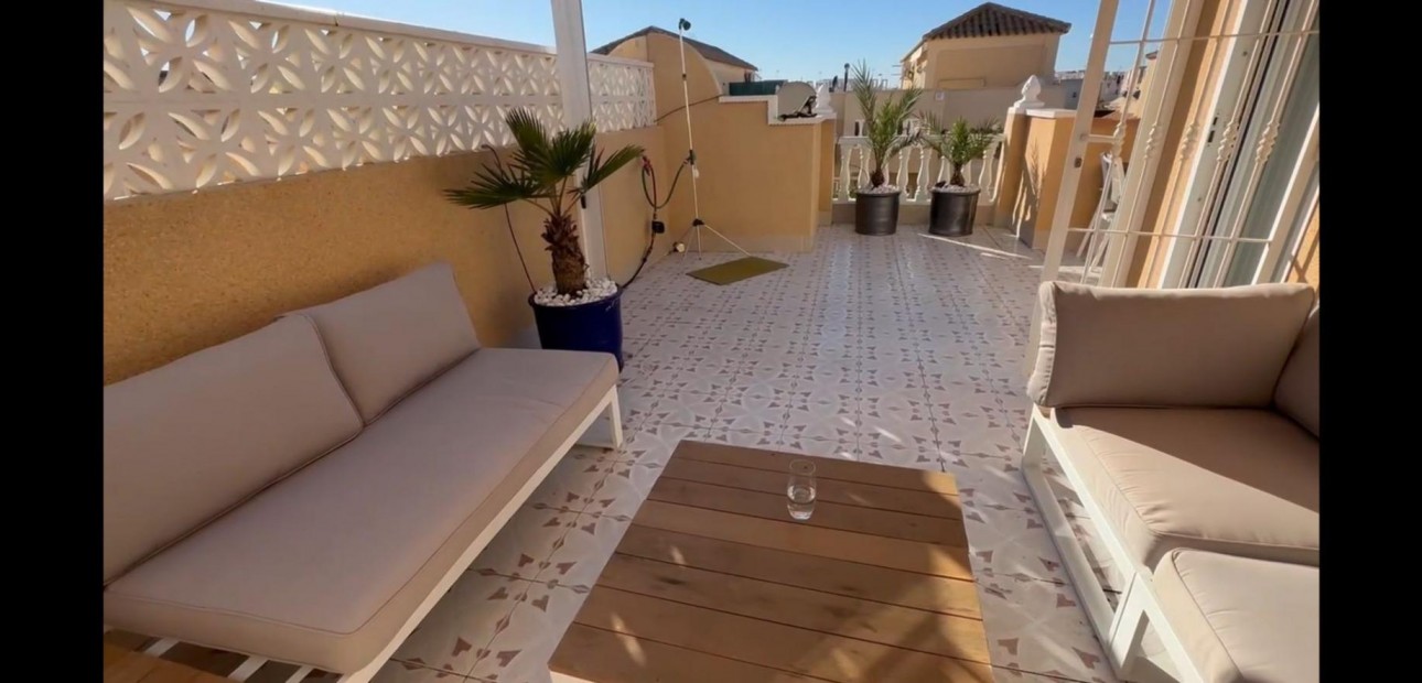 Venta - Terraced house -
Torrevieja - El limonar