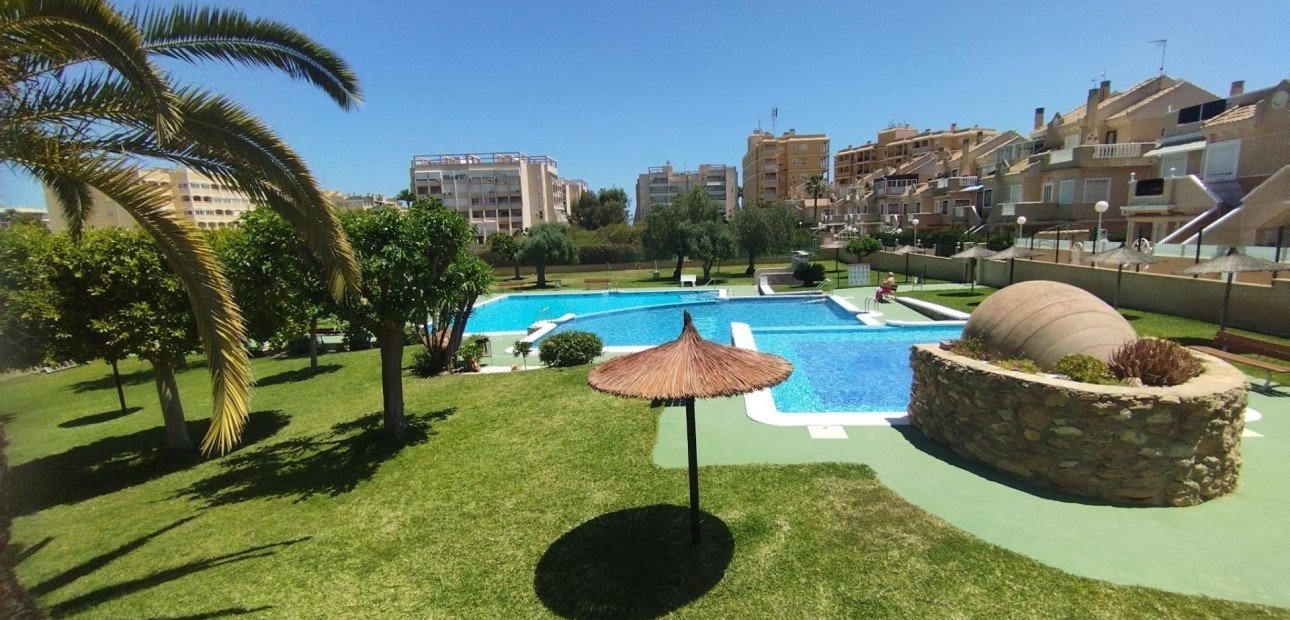 Herverkoop - Bungalow -
Torrevieja - Torreblanca