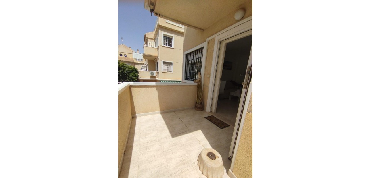 Herverkoop - Bungalow -
Torrevieja - Torreblanca