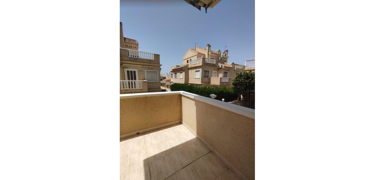 Sale - Bungalow -
Torrevieja - Torreblanca