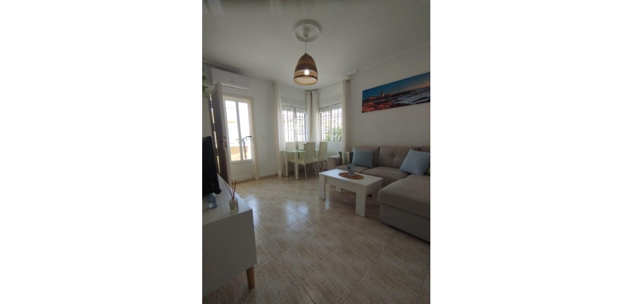 Sale - Bungalow -
Torrevieja - Torreblanca