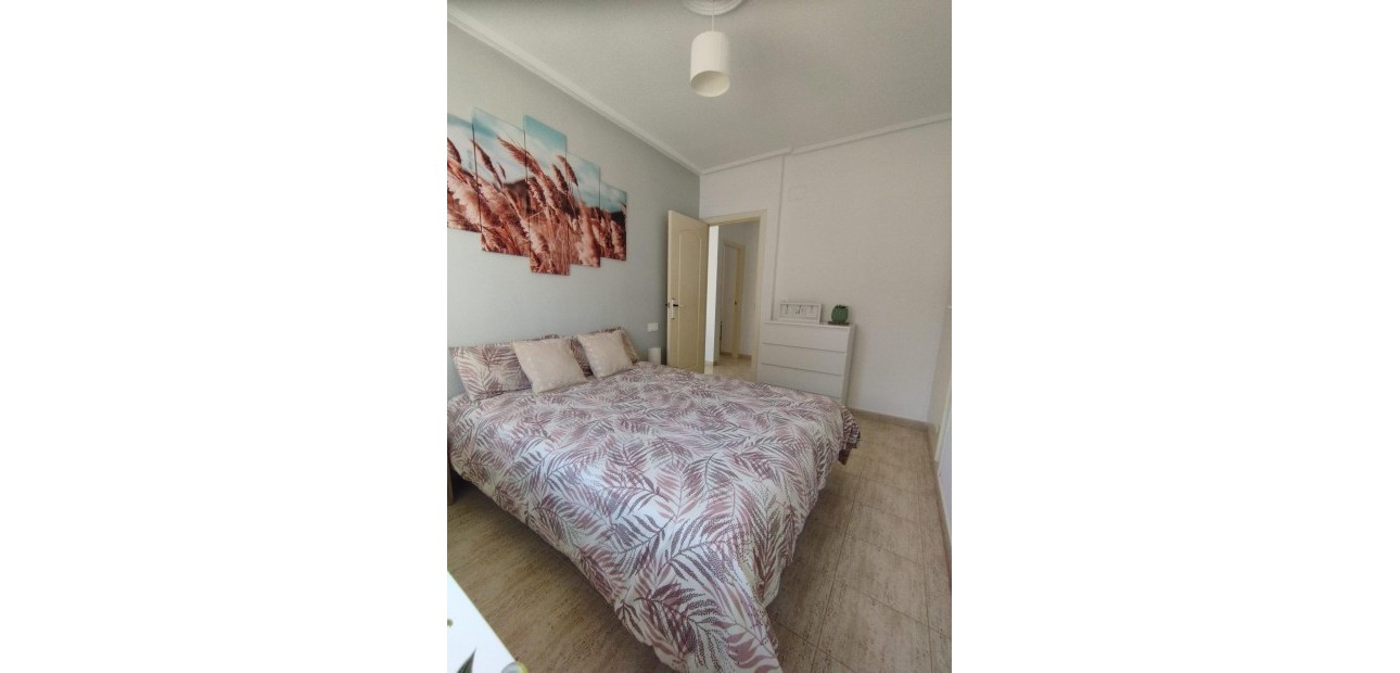 Sale - Bungalow -
Torrevieja - Torreblanca