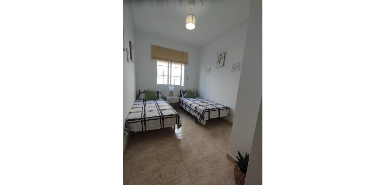 Herverkoop - Bungalow -
Torrevieja - Torreblanca