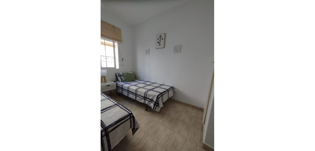 Herverkoop - Bungalow -
Torrevieja - Torreblanca