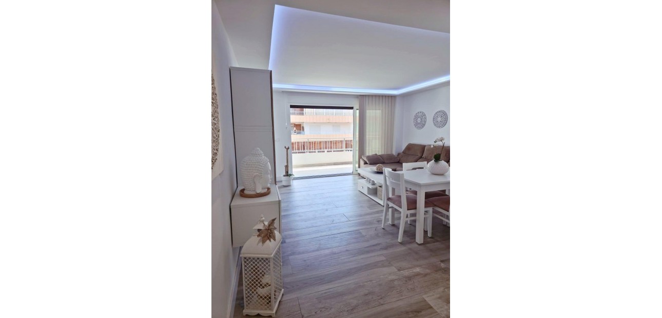 Herverkoop - Appartement / flat -
Torrevieja - Acequion