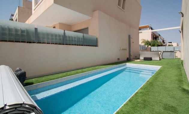 Sale - Detached Villa -
Mil Palmeras - Mil Palmeras - Town