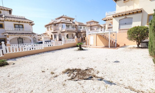 Herverkoop - Terraced house -
Orihuela Costa - Montezenia