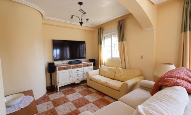 Herverkoop - Terraced house -
Orihuela Costa - Montezenia