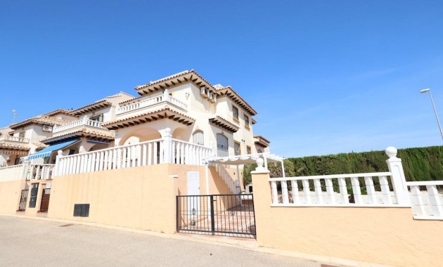 Venta - Terraced house -
Orihuela Costa - Montezenia