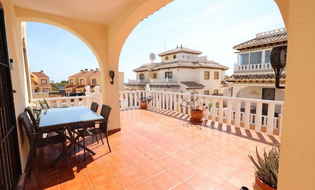 Venta - Terraced house -
Orihuela Costa - Montezenia