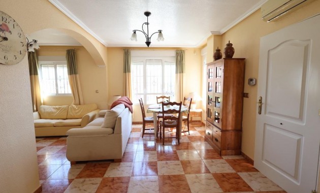 Venta - Terraced house -
Orihuela Costa - Montezenia