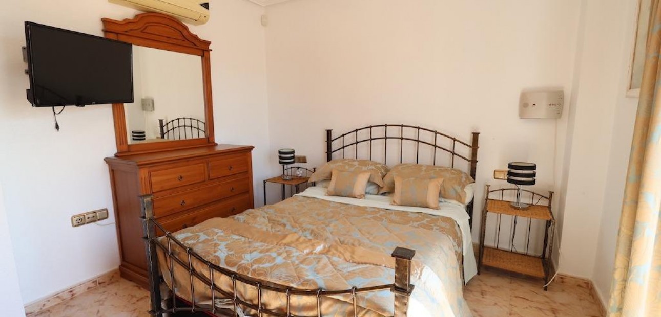 Venta - Terraced house -
Orihuela Costa - Montezenia