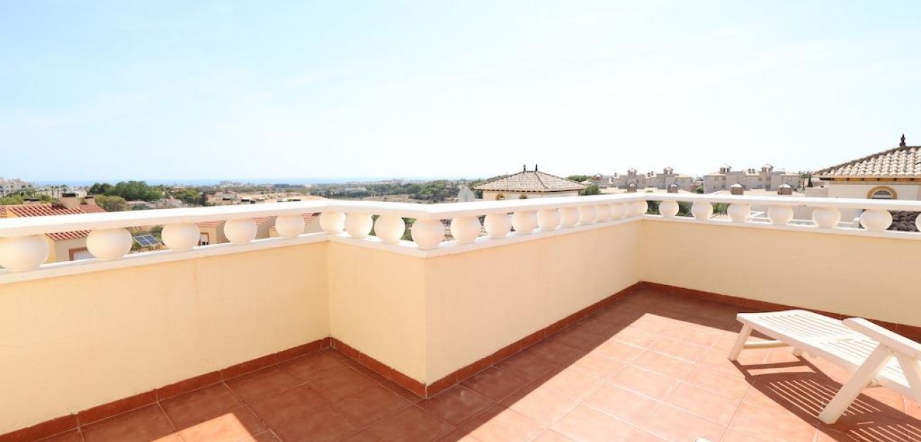 Herverkoop - Terraced house -
Orihuela Costa - Montezenia