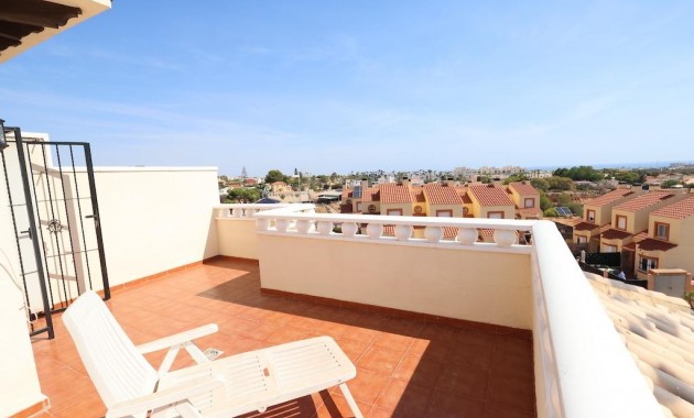 Herverkoop - Terraced house -
Orihuela Costa - Montezenia