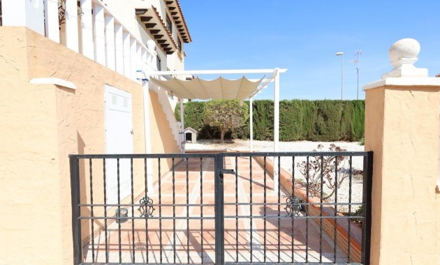 Venta - Terraced house -
Orihuela Costa - Montezenia