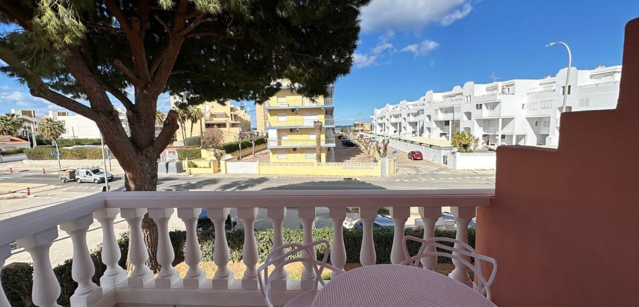 Sale - Apartment / flat -
Denia - Km 4