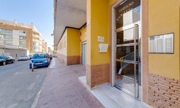 Herverkoop - Appartement / flat -
Torrevieja - Centro