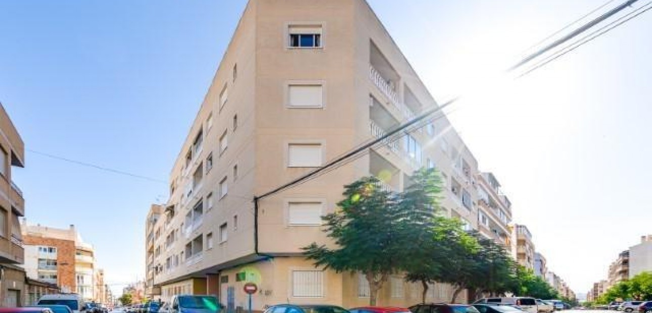 Sale - Apartment / flat -
Torrevieja - Centro