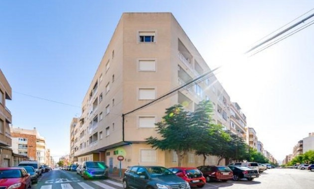 Sale - Apartment / flat -
Torrevieja - Centro