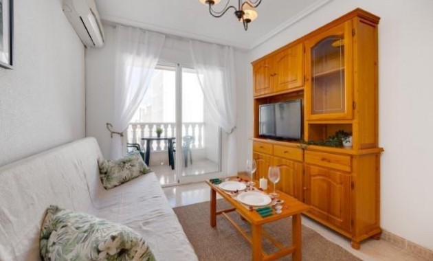 Sale - Apartment / flat -
Torrevieja - Centro