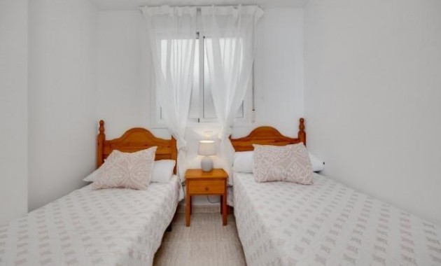 Sale - Apartment / flat -
Torrevieja - Centro