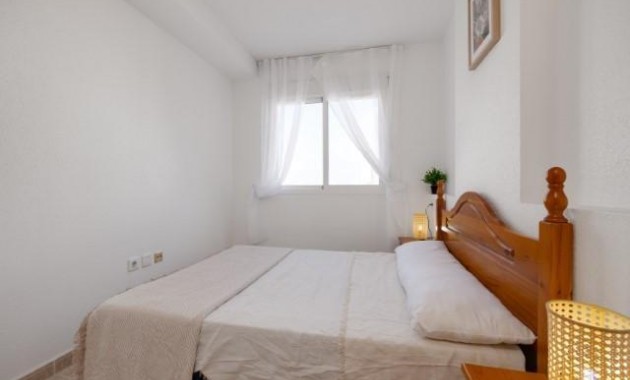 Sale - Apartment / flat -
Torrevieja - Centro