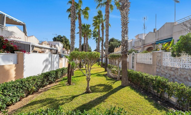 Sale - Apartment / flat -
Torrevieja - Los balcones