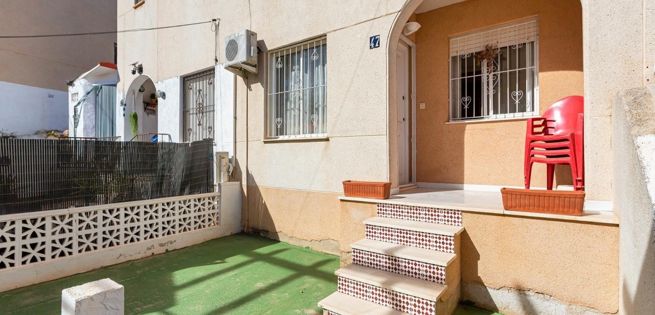 Sale - Apartment / flat -
Torrevieja - Los balcones