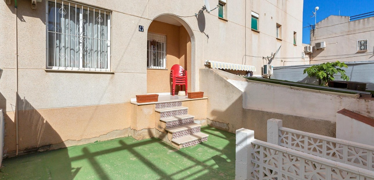 Sale - Apartment / flat -
Torrevieja - Los balcones