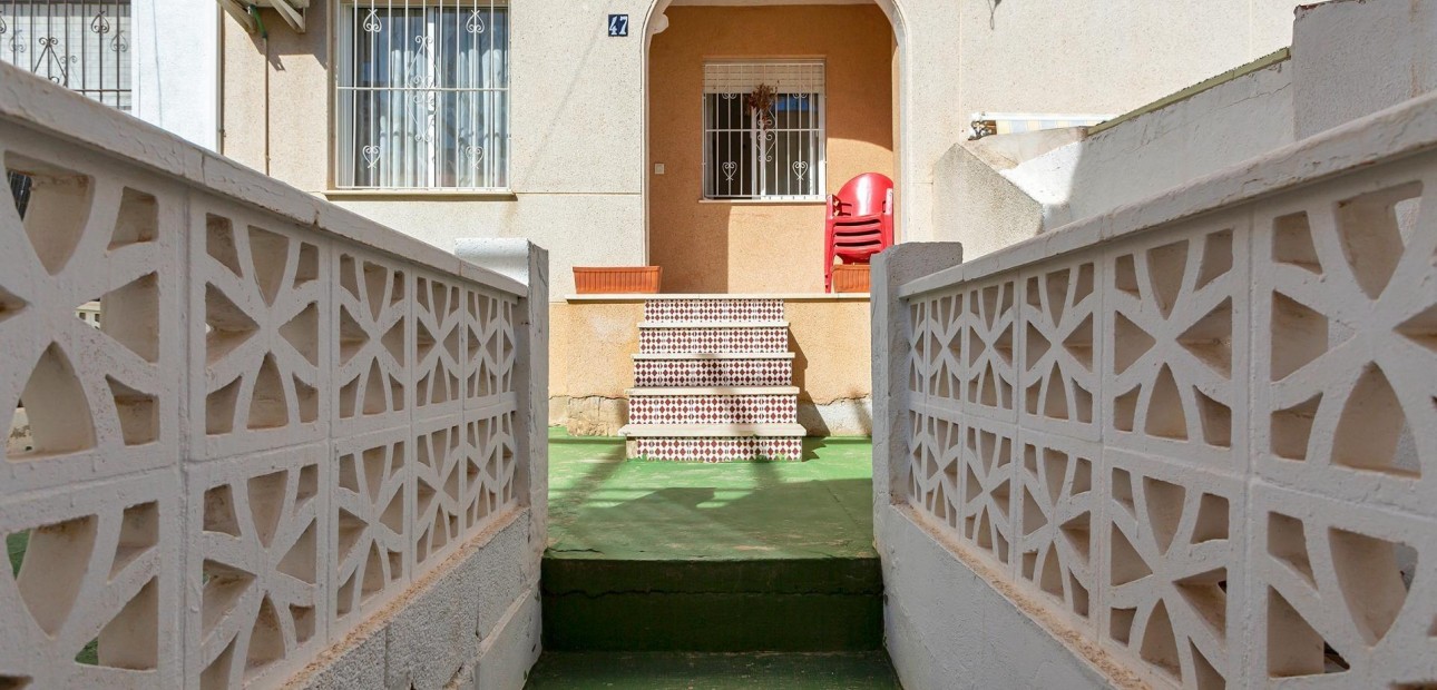 Sale - Apartment / flat -
Torrevieja - Los balcones