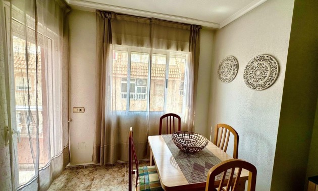 Herverkoop - Appartement / flat -
Torrevieja - Centro