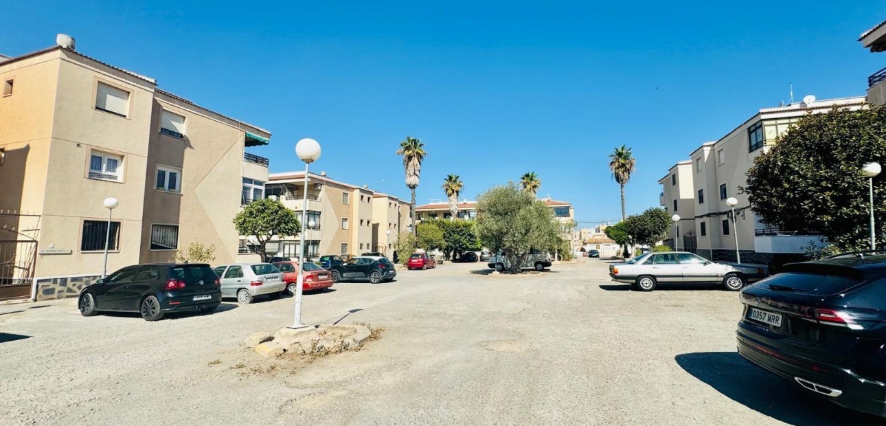 Sale - Studio -
Torrevieja - El chaparral