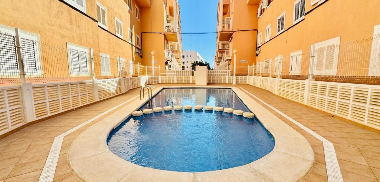 Herverkoop - Appartement / flat -
Torrevieja - La Mata