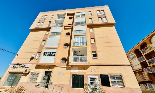 Sale - Apartment / flat -
Torrevieja - La Mata