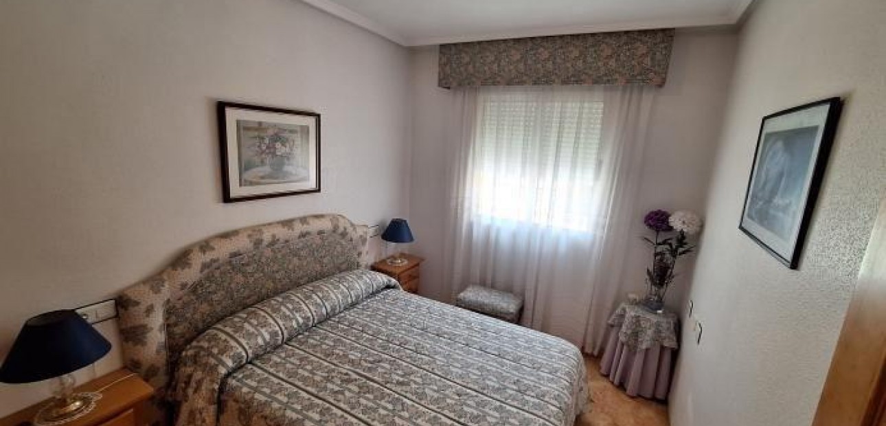 Sale - Bungalow -
Torrevieja - Torretas