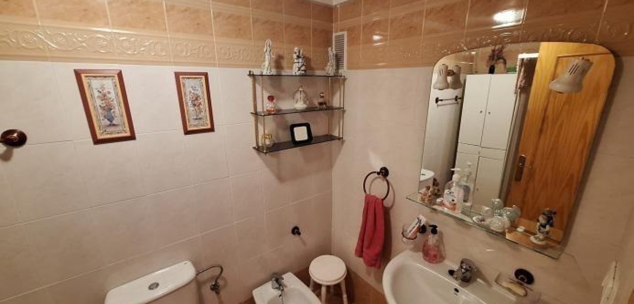 Sale - Bungalow -
Torrevieja - Torretas