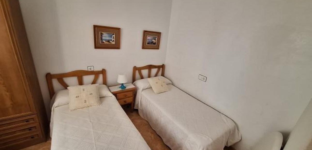 Sale - Bungalow -
Torrevieja - Torretas